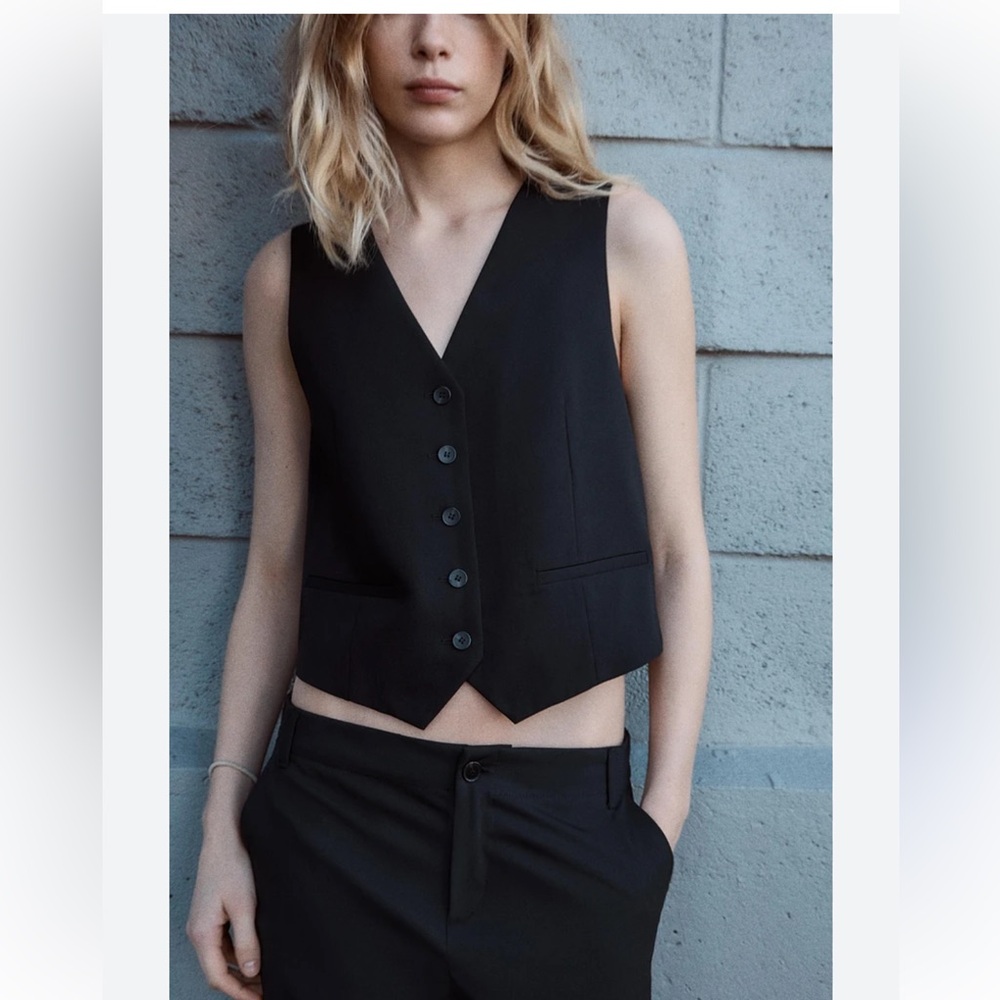 Zara Black Tabbed Vest Waistcoat V-neck Adjustable back
strap size S NWT